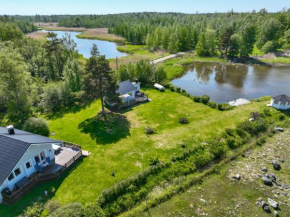 House and guest house with sauna by the sea in Närpes